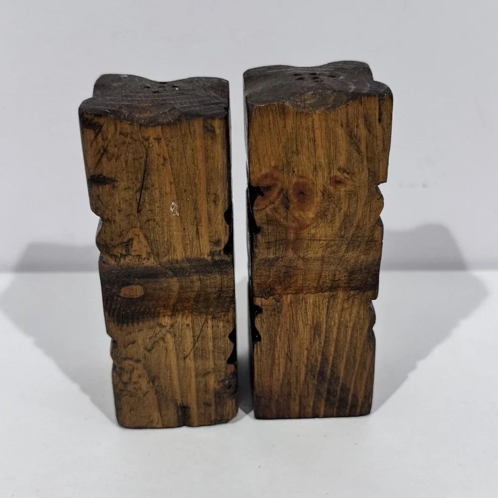 Vintage Salt & Pepper Shaker Set Carved Wooden Square Boho‎ Rustic Lodge